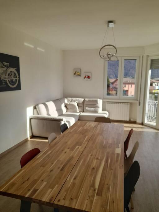 Casa Vacanza "Aurora" Costa Volpino Eksteriør billede